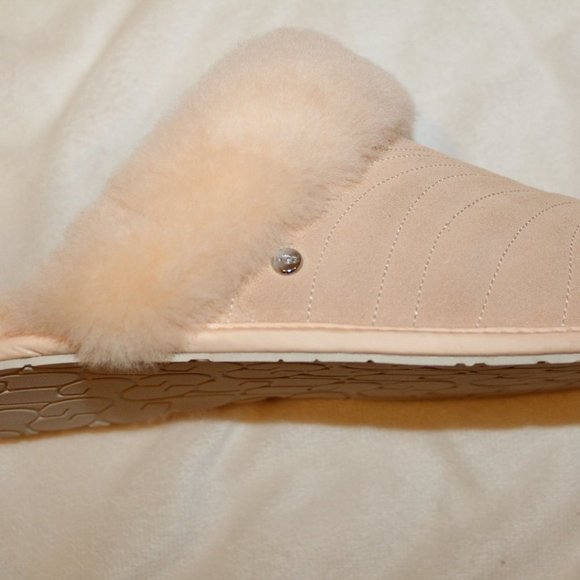 NEW UGG WOMEN'S PEACH SUEDE SHEARLING LINED SLIP ON SCUFF SLIPPERS PEACH - Picture 3 of 8